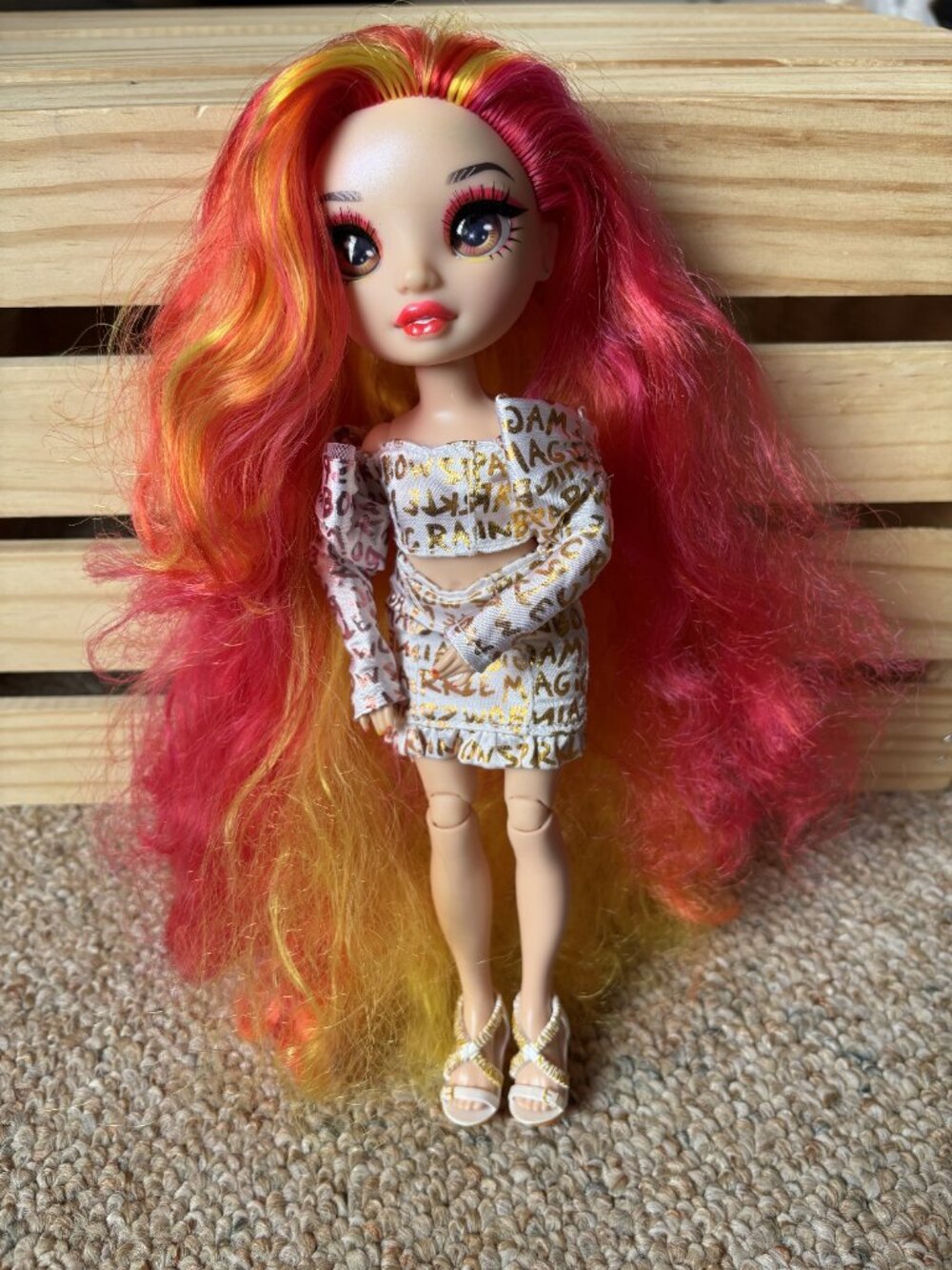 Rainbow High Junior High Special Edition Laurel De'Vious Doll